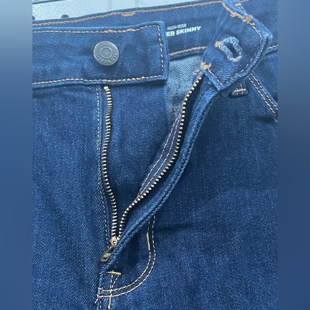 Old Navy 10 Petite High-Rise Super Skinny Jeans. - Picture 4 of 6